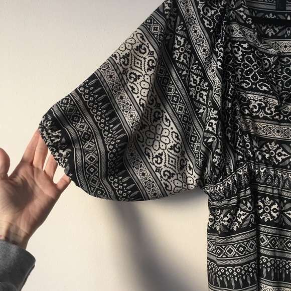 Balloon Sleeve Empire Waist Dress - Picture 2 of 8